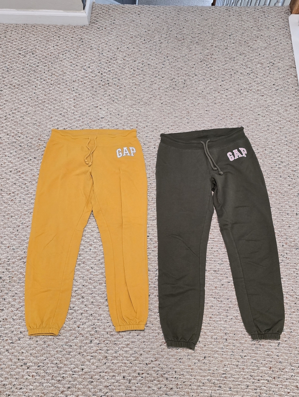 2 pack Gap Sweatpants Bundle